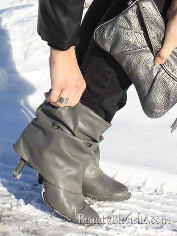 Short grey Boots with a Grey Hand Purse